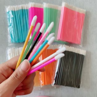 Lip applicator